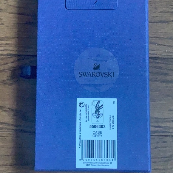 Swarovski Bugs Bunny iPhone XS Max Case - Excellent Condition! - Picture 2 of 6